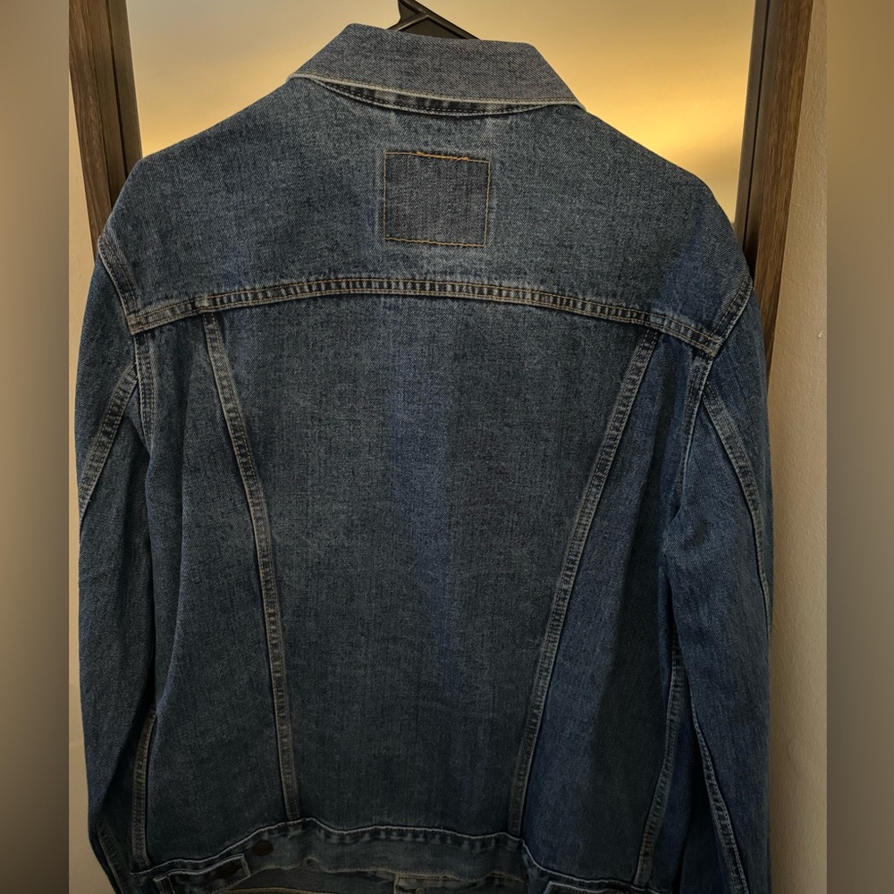 Levi’s Dark wash Denim Jacket Size L